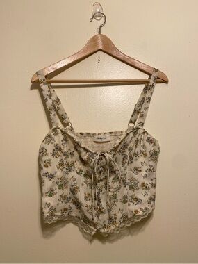 BACIO Cream Floral Tie-Front Crop Top. Size M